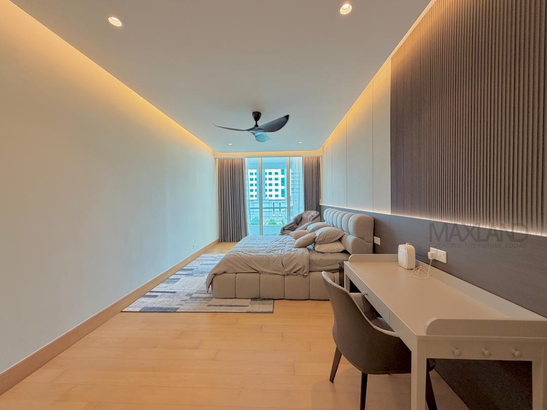 EmbassyView Master Room